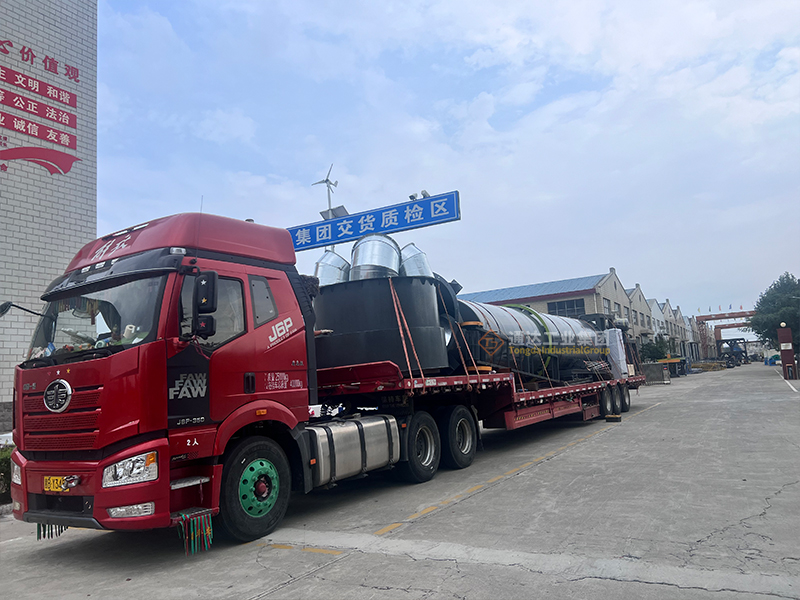 黑龍江克山年產(chǎn)5萬噸顆粒有機(jī)肥生產(chǎn)線第一車裝車發(fā)貨