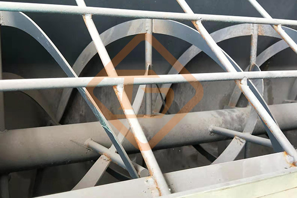 有機(jī)肥雙軸臥式攪拌機(jī)