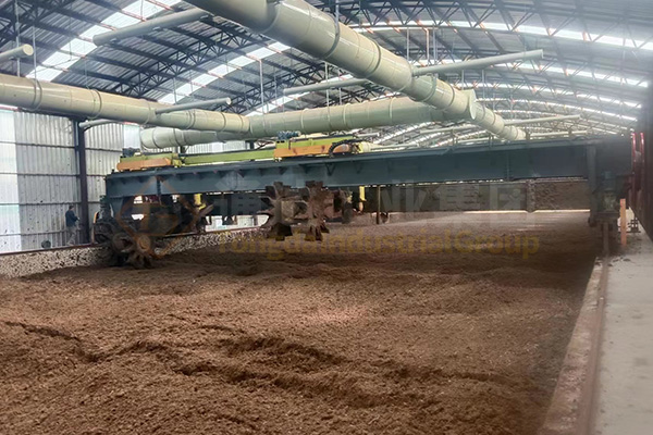 年產(chǎn)5000噸小型槽式有機肥生產(chǎn)線報價多少錢?槽式發(fā)酵有機肥生產(chǎn)線配置設(shè)備有哪些?