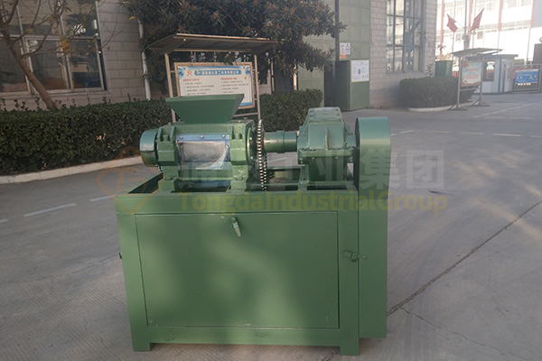 對(duì)輥擠壓造粒機(jī)的工作原理