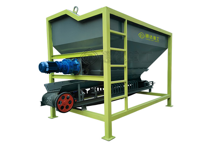 有機肥生產(chǎn)線給料設(shè)備，肥料加工鏟車上料機