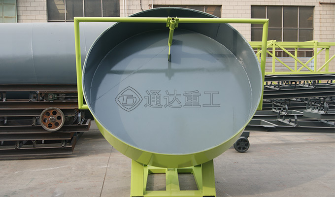 有機(jī)復(fù)混肥圓盤(pán)造粒機(jī)