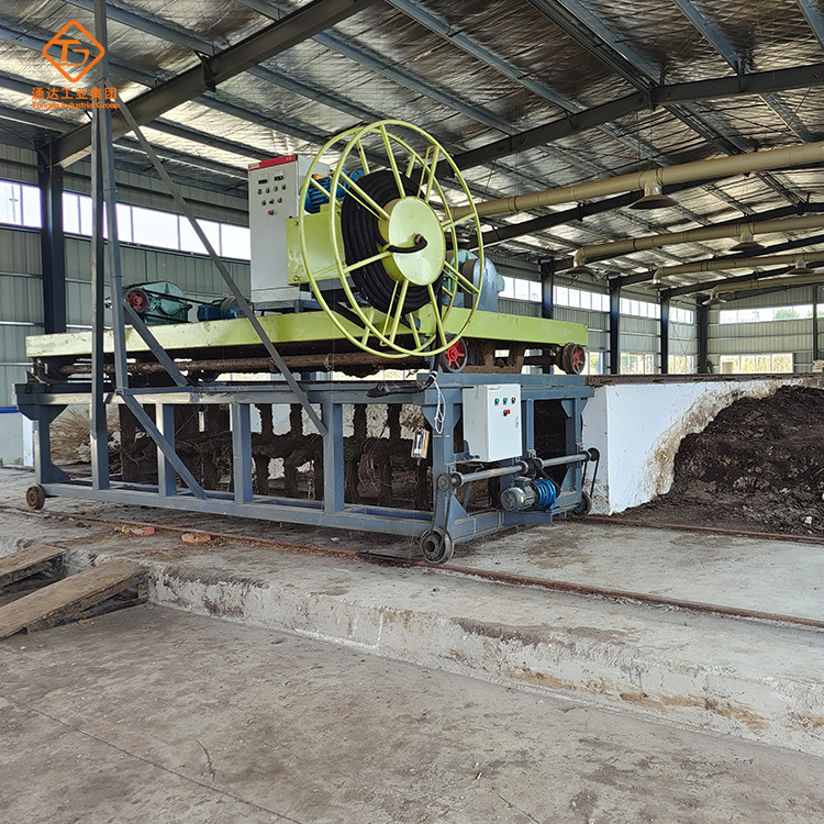 雞糞發(fā)酵槽式翻堆機工作原理，參數(shù)，使用方法