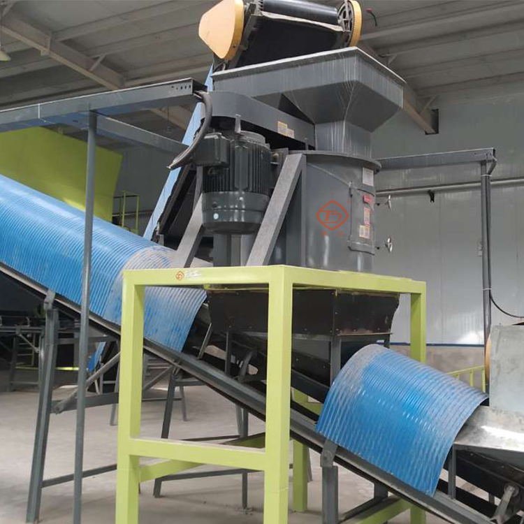 立式有機(jī)肥粉碎機(jī)