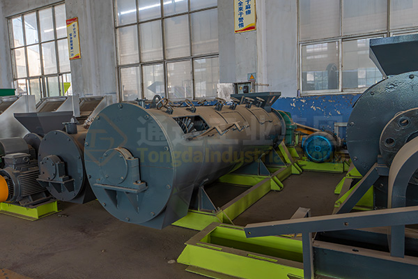 內(nèi)蒙古臨河10萬(wàn)噸羊糞有機(jī)肥生產(chǎn)線價(jià)格多少錢?哪個(gè)廠家好?