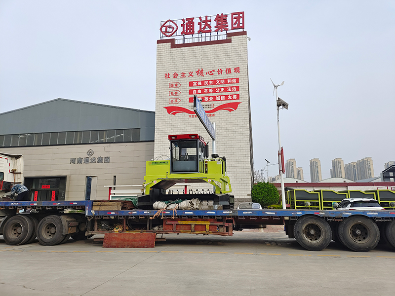 大產(chǎn)量堆肥發(fā)酵為什么選翻拋設(shè)備?