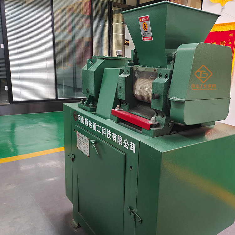 融雪劑顆粒生產(chǎn)設(shè)備